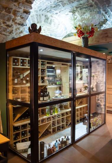 Cave à vin du K'ozzie, restaurant à Porte-de-Savoie